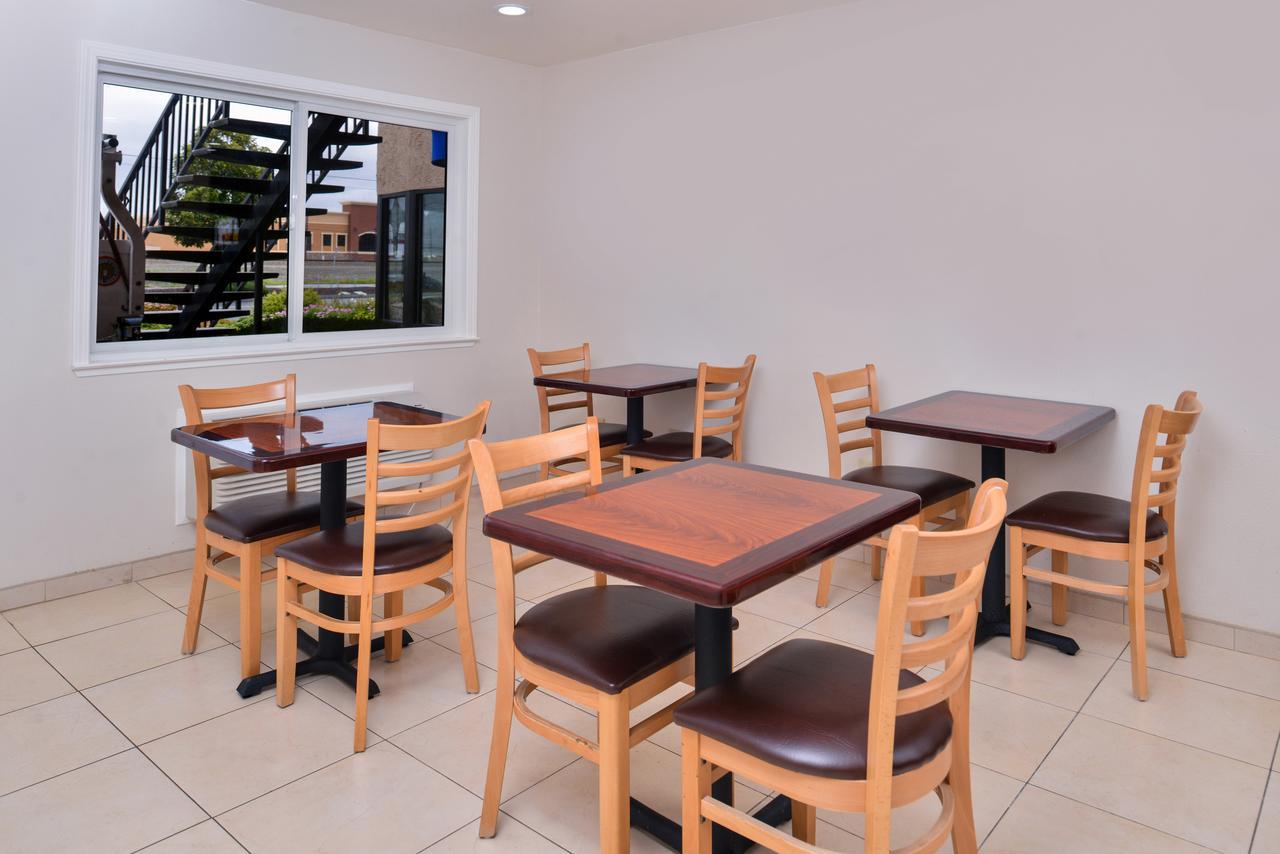 Good Living Inn San Carlos Εξωτερικό φωτογραφία