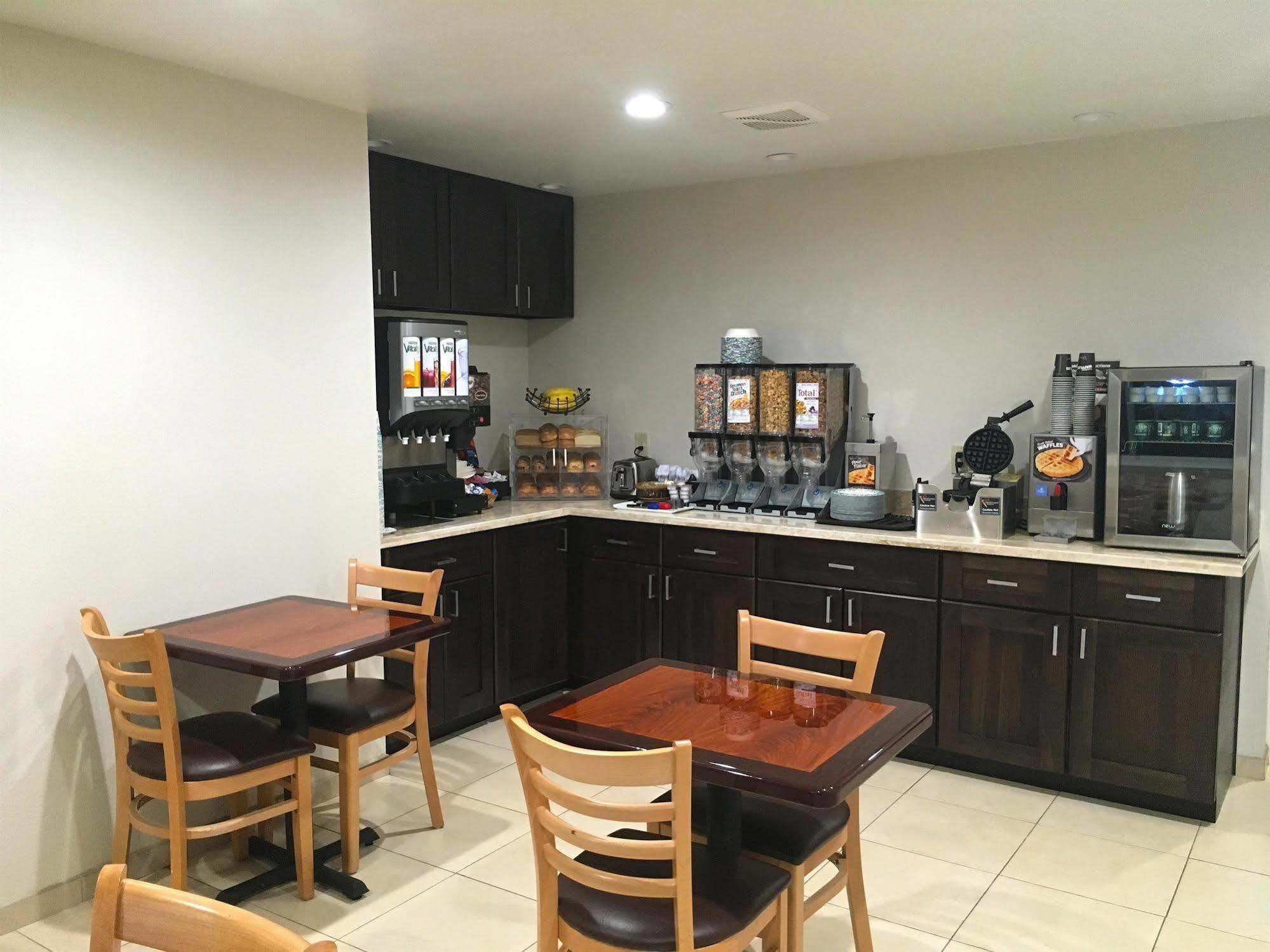 Good Living Inn San Carlos Εξωτερικό φωτογραφία