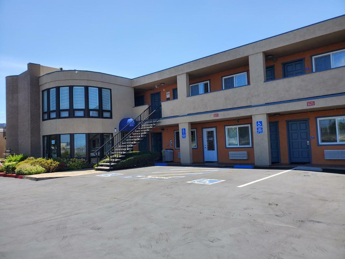 Good Living Inn San Carlos Εξωτερικό φωτογραφία